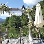 Private Mini Near Gstaad & Interlaken 펜션 *